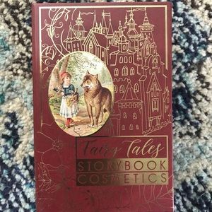 Little red riding hood pallet